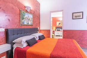 Room-family Room in History House