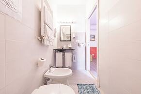 Room-family Room in History House