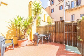 Room-family Room in History House