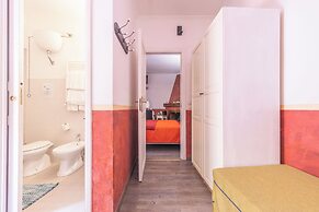 Room-family Room in History House