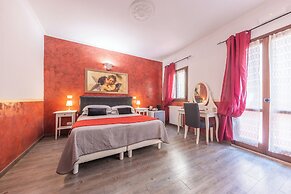 Room-family Room in History House