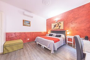 Room-family Room in History House