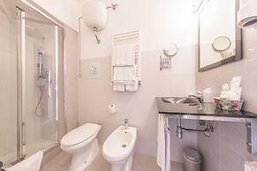 Room-family Room in History House