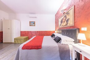 Room-family Room in History House