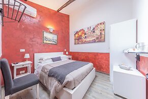 Room-small Double Room in History House