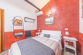 Room-small Double Room in History House