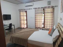 Mekandi Riverside Resort