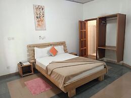 Mekandi Riverside Resort