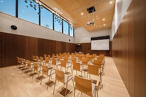 Hotel GLAR Conference & SPA