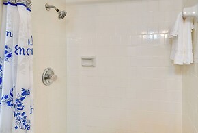 Ormond Beach Home w/ Pool - Walk to Ocean!