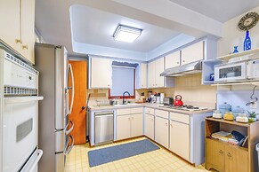 Charming Home - 4 Mi to Euclid Creek Reservation