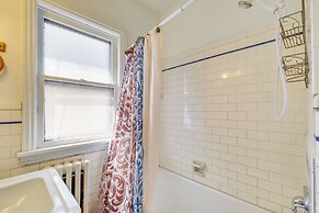 Trendy South Euclid Apt - 5 Mi to Cleveland Clinic