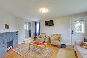 Inviting Vacation Home: 2 Mi to Mill Creek Falls!