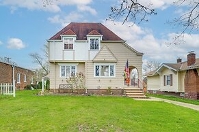 Inviting Vacation Home: 2 Mi to Mill Creek Falls!