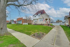 Inviting Vacation Home: 2 Mi to Mill Creek Falls!