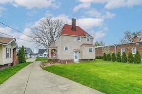 Inviting Vacation Home: 2 Mi to Mill Creek Falls!