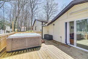 Cozy Tobyhanna Home w/ Lake Carobeth Access