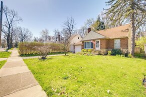 Cleveland Heights Home w/ Sunroom: Park Across St!