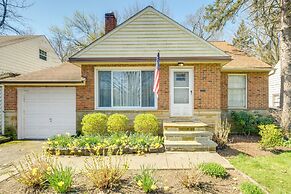 Cleveland Heights Home w/ Sunroom: Park Across St!