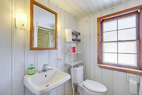 Cleveland Heights Home w/ Sunroom: Park Across St!