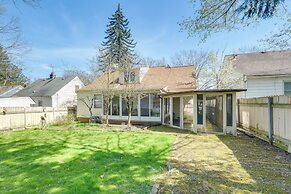 Cleveland Heights Home w/ Sunroom: Park Across St!