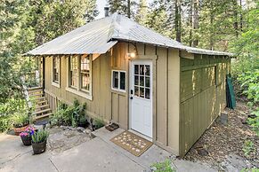 8 Mi to Yosemite National Park: Cabin w/ Fire Pit
