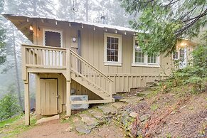 Sugar Pine Cabin w/ Fire Pit ~ 8 Mi to Yosemite