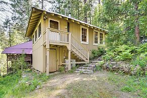 8 Mi to Yosemite National Park: Cabin w/ Fire Pit