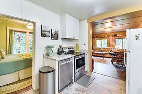 8 Mi to Yosemite National Park: Cabin w/ Fire Pit