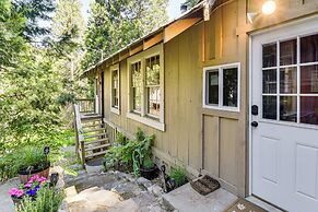 8 Mi to Yosemite National Park: Cabin w/ Fire Pit