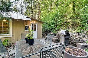 8 Mi to Yosemite National Park: Cabin w/ Fire Pit