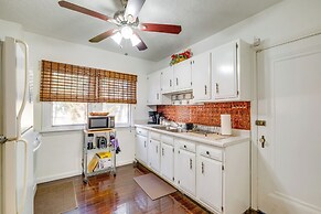 South Euclid Apt < 10 Mi to Downtown Cleveland!