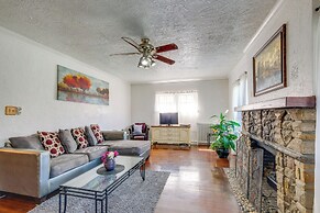 South Euclid Apt < 10 Mi to Downtown Cleveland!