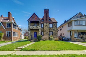 South Euclid Apt < 10 Mi to Downtown Cleveland!