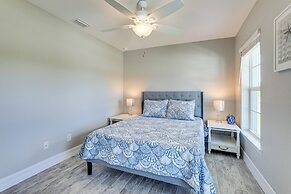 Bright Rotonda West Home w/ Patio, 7 Mi to Beach!