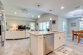Bright Rotonda West Home w/ Patio, 7 Mi to Beach!