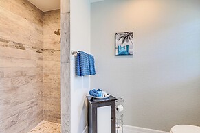 Bright Rotonda West Home w/ Patio, 7 Mi to Beach!