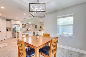 Bright Rotonda West Home w/ Patio, 7 Mi to Beach!