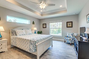 Bright Rotonda West Home w/ Patio, 7 Mi to Beach!