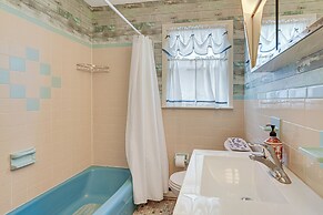 Pet-friendly Ocean City Condo: Walk to Beaches!