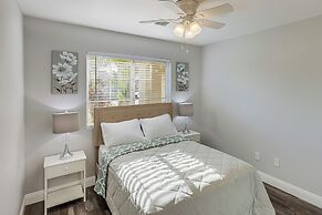 Bakersfield Home w/ Pool Table, Cornhole + More!