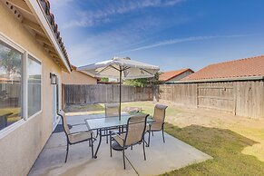 Bakersfield Home w/ Pool Table, Cornhole + More!