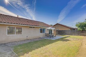 Bakersfield Home w/ Pool Table, Cornhole + More!