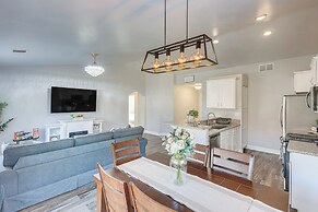 Bakersfield Home w/ Pool Table, Cornhole + More!