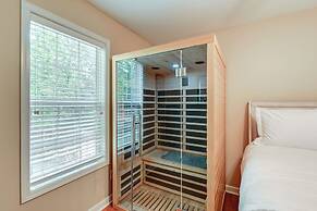 Cozy Hermitage Home w/ Deck: 11 Mi to Nashville!