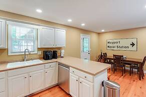 Cozy Hermitage Home w/ Deck: 11 Mi to Nashville!