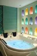 Orsom Stays Sassy - Sector 42