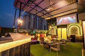 Orsom Stays Sassy - Sector 42