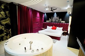 Orsom Stays Sassy - Sector 42