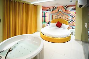 Orsom Stays Sassy - Sector 42